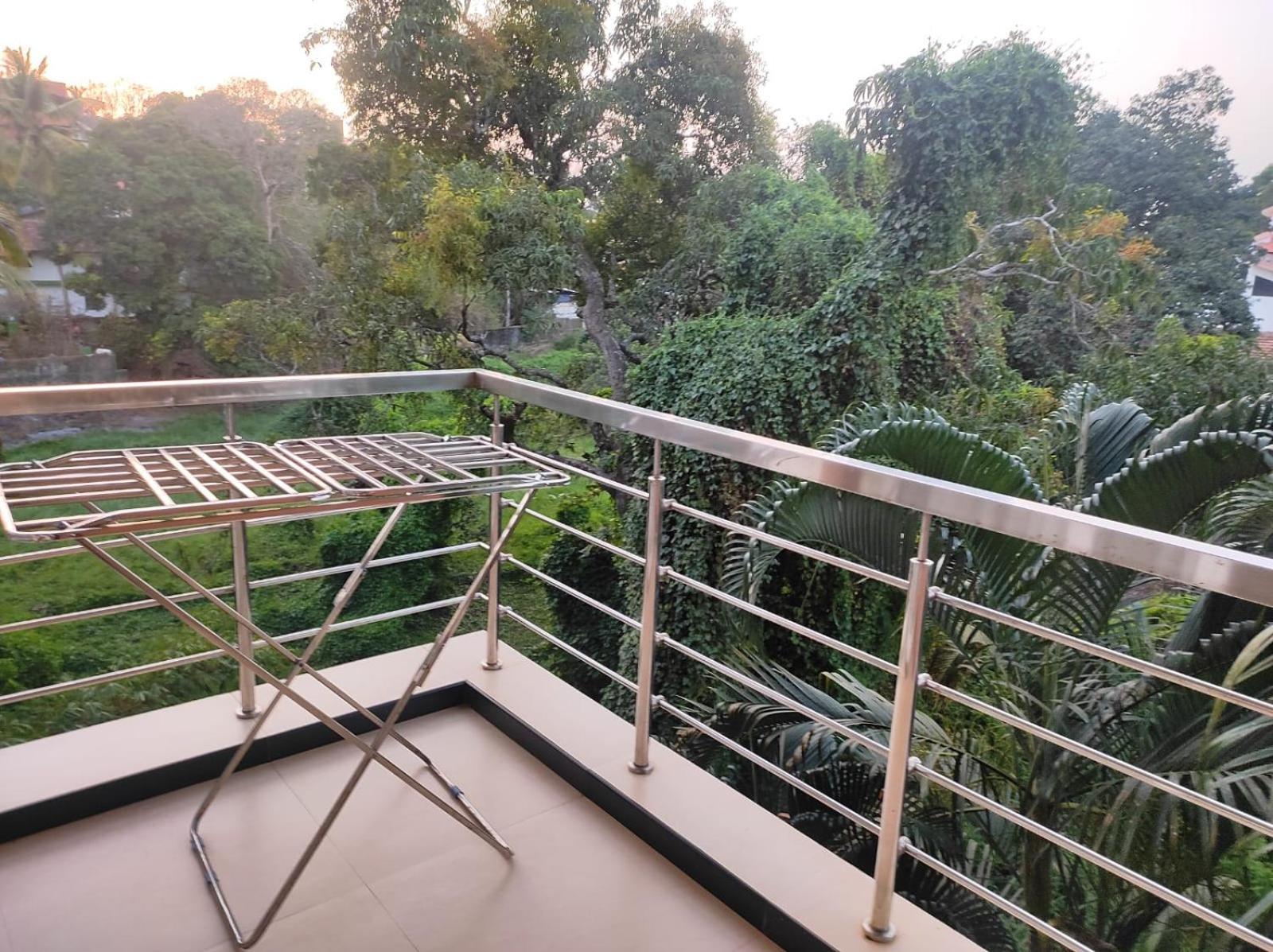Ivy Retreat- Serviced Apartments Baga Kültér fotó